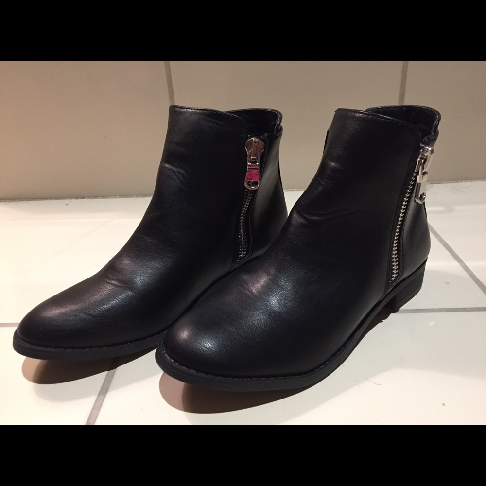 American Eagle Black Booties